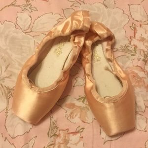 Capezio Demi Pointe T ballet shoe